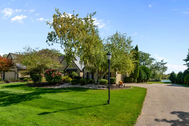 $549,000 | 2627 Lake Isle Drive, Mequon, WI 53092