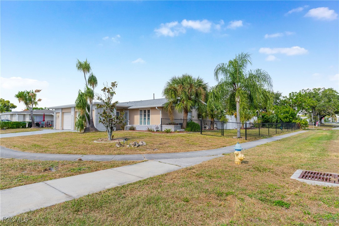 6004 Deming Avenue North Port, FL 34287 - Photo 3 of 32