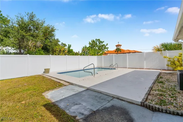 $1,780 | 6004 Deming Avenue, North Port, FL 34287