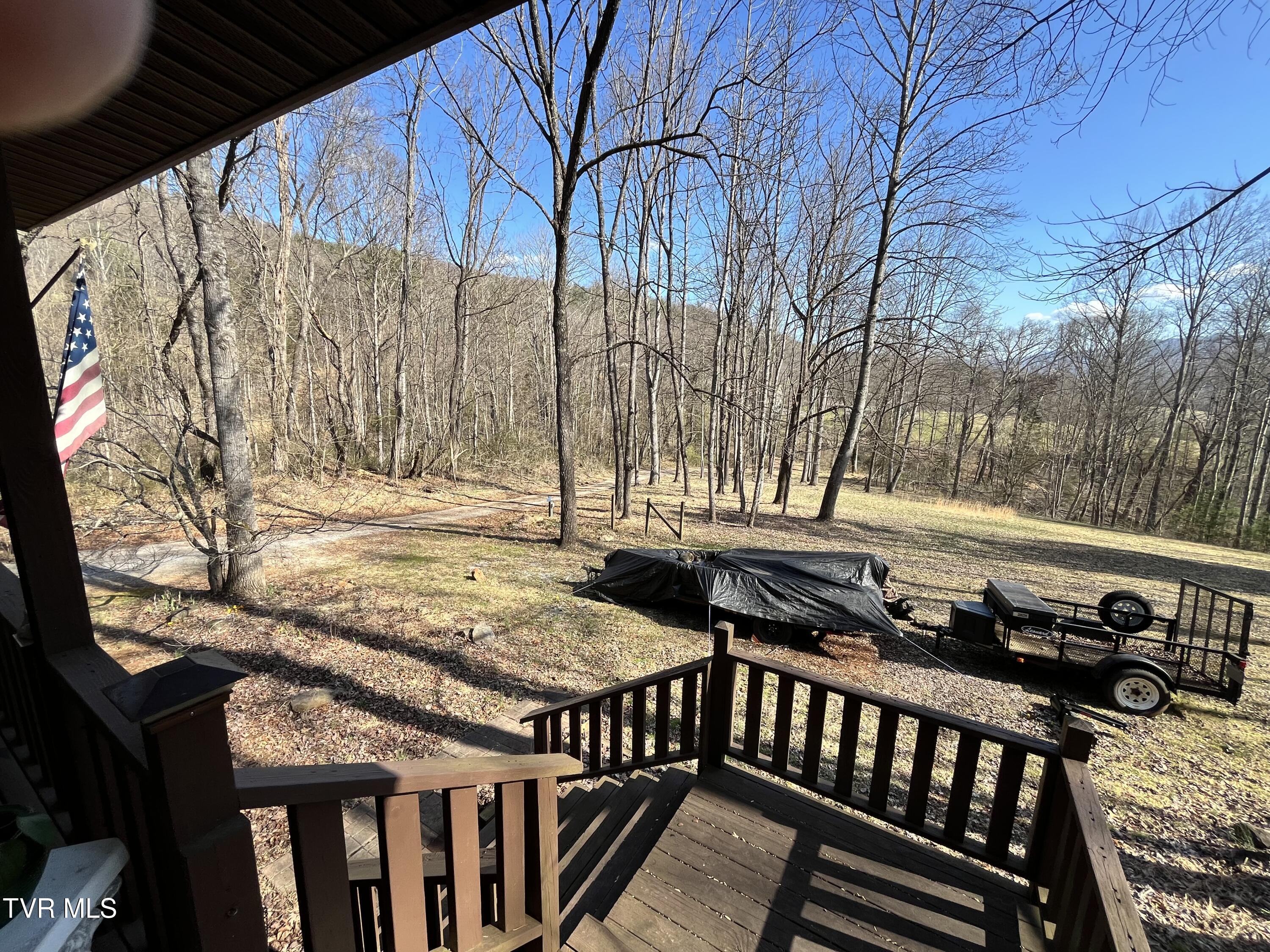 179 Carl Taylor Road Elizabethton, TN 37643 - Photo 18 of 31 Steps to front porch