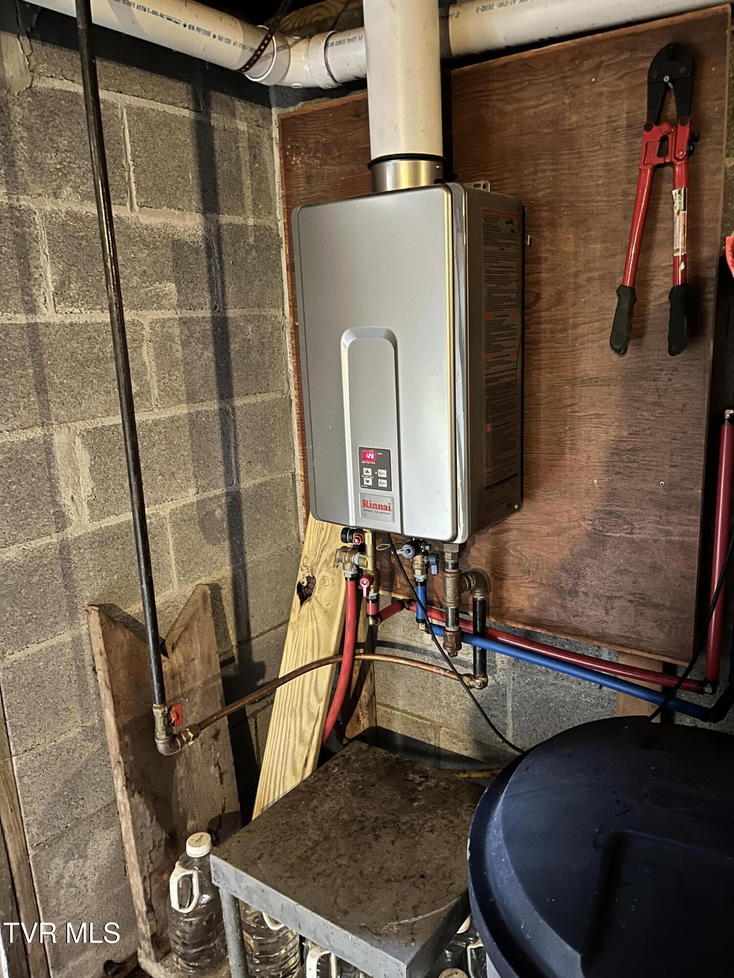 179 Carl Taylor Road Elizabethton, TN 37643 - Photo 31 of 31 Basement 3