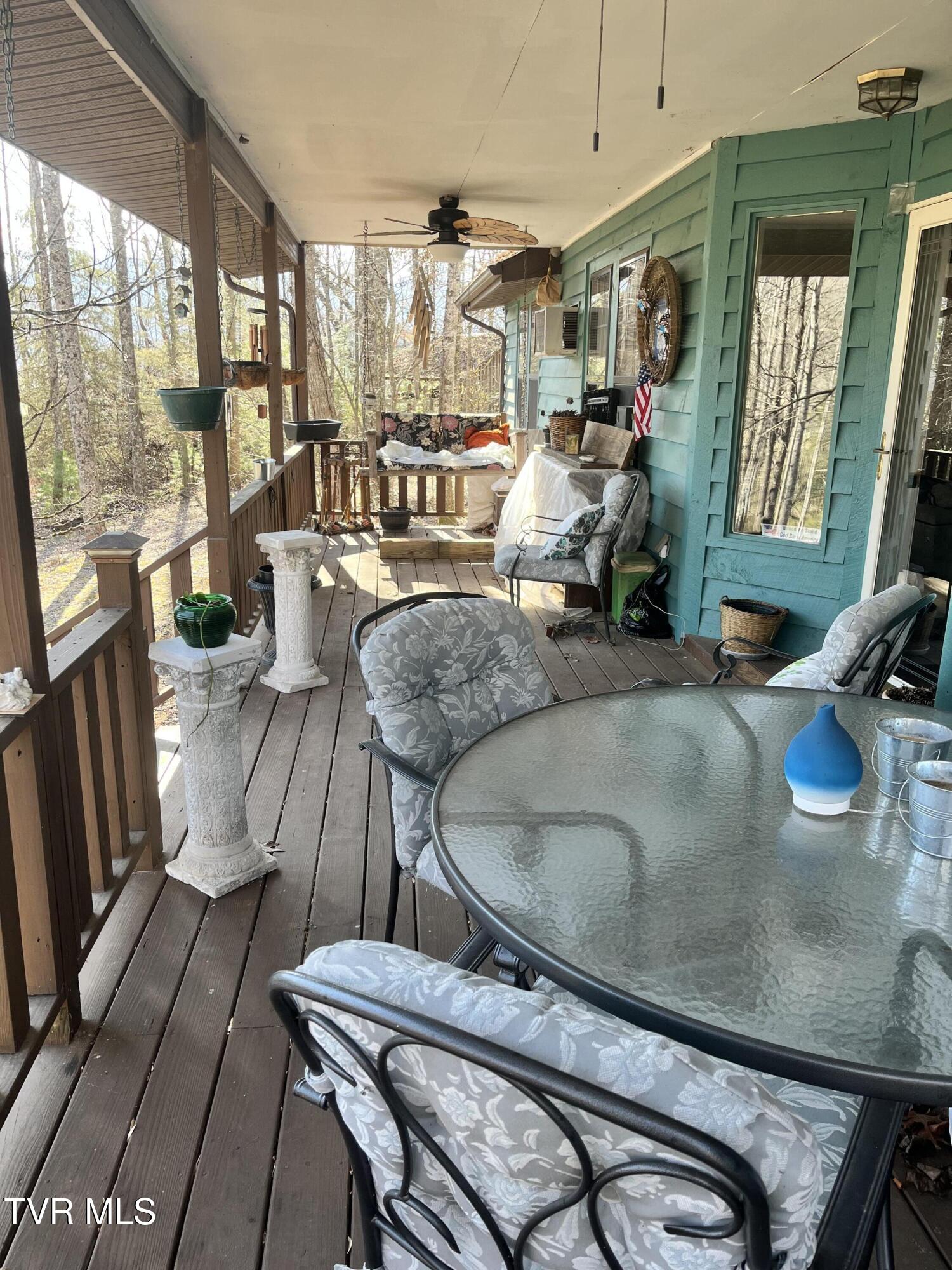 179 Carl Taylor Road Elizabethton, TN 37643 - Photo 5 of 31 Porch-2