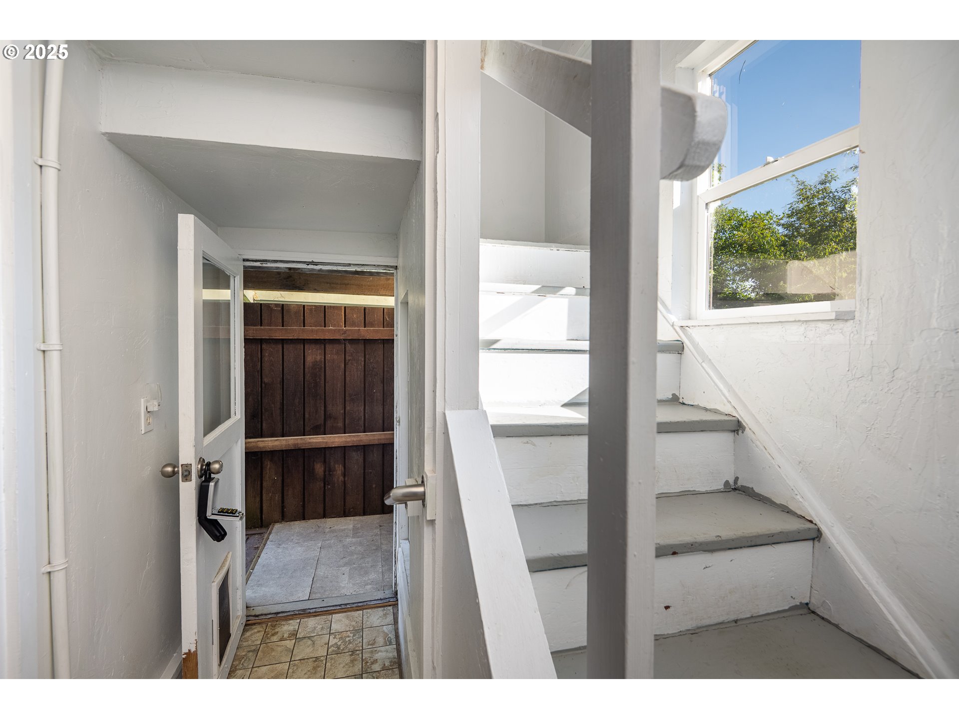 289 Harbor Street Florence, OR 97439 - Photo 28 of 47 a view of entryway with an outdoor space