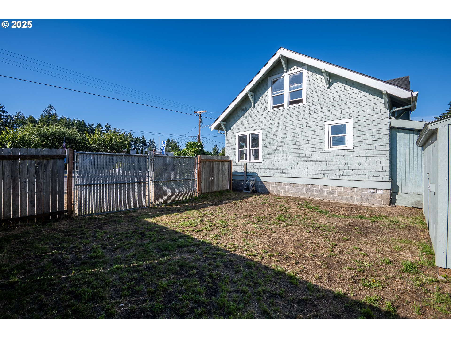 289 Harbor Street Florence, OR 97439 - Photo 42 of 47 a view of backyard of house