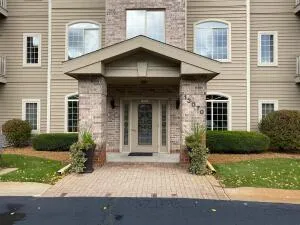 $1,895 | 13070 West Bluemound Road, Unit 110, Elm Grove, WI 53122