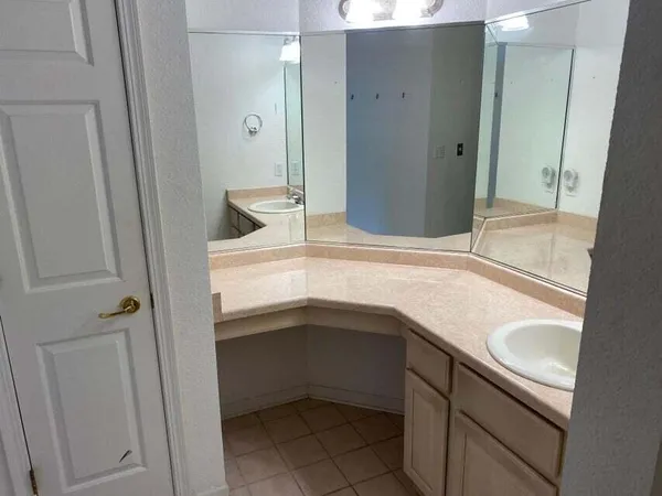 $1,850 | 13070 West Bluemound Road, Unit 110, Elm Grove, WI 53122