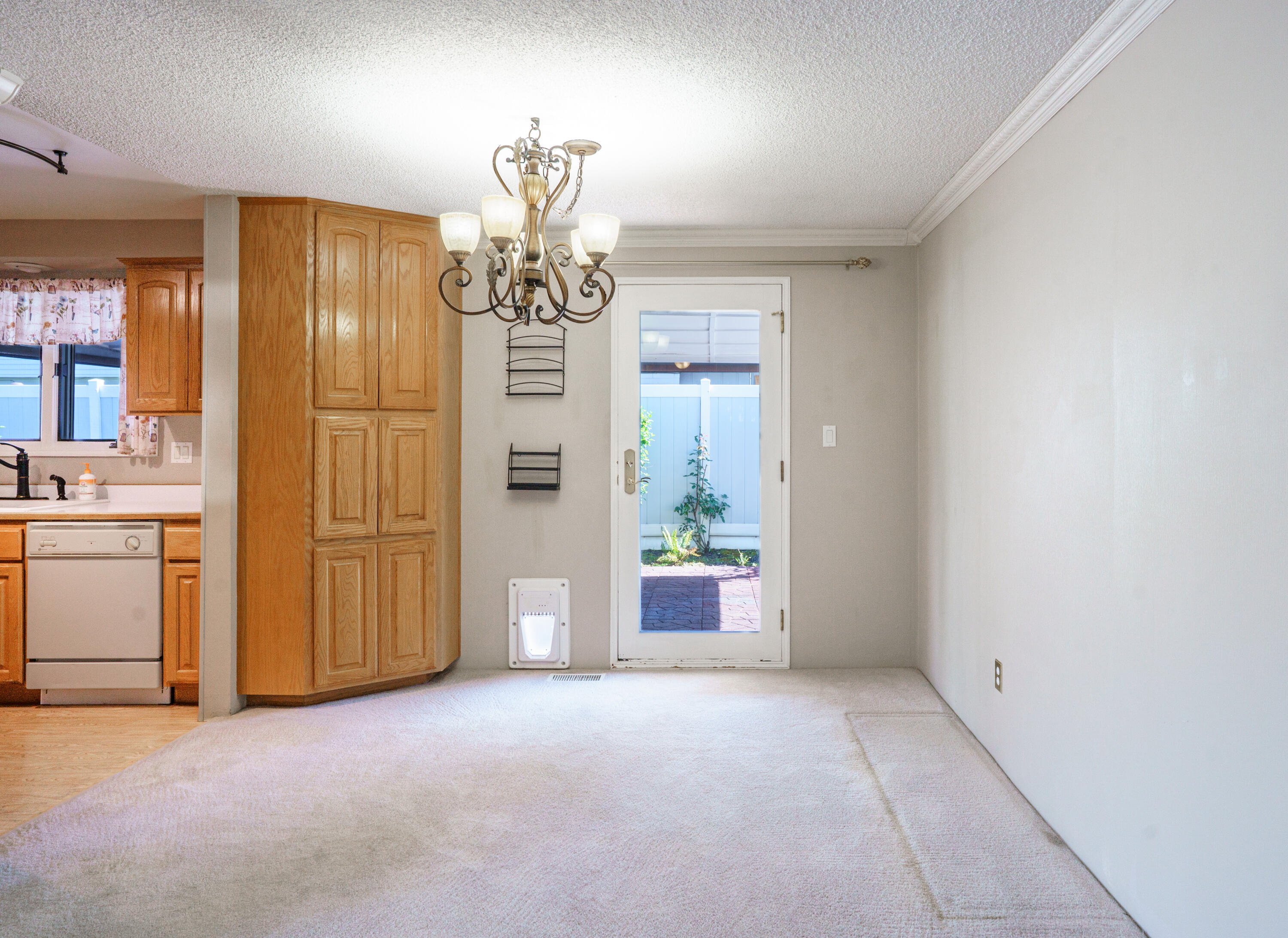 604 Hemlock Avenue Central Point, OR 97502 - Photo 13 of 26