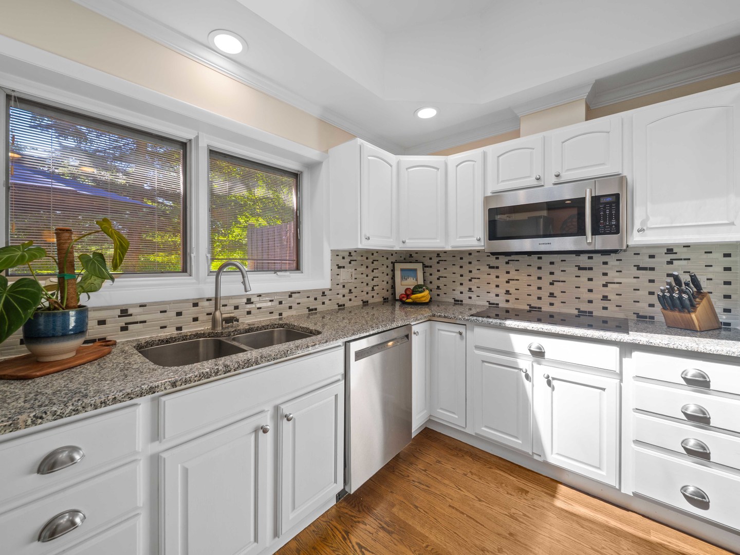 1715 Wildberry Drive, Unit E Glenview, IL 60025 - Photo 11 of 37