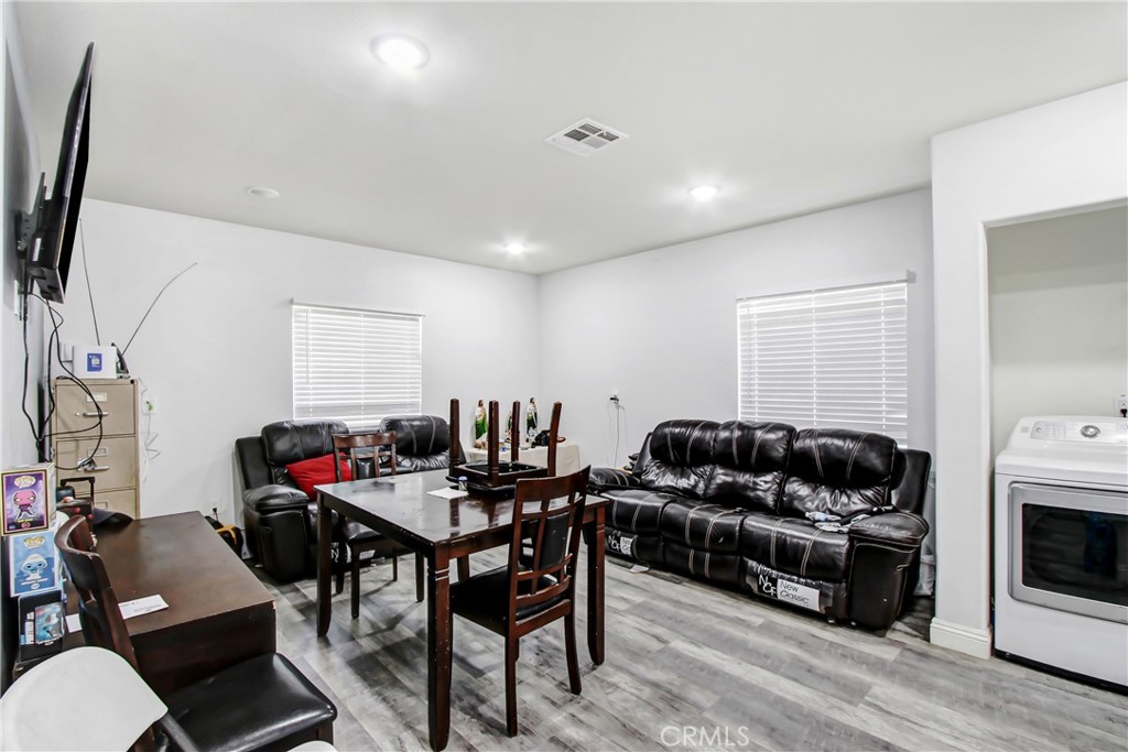 8426 Greenpoint Avenue Riverside, CA 92503 - Photo 15 of 24 @nd Unit Living Room