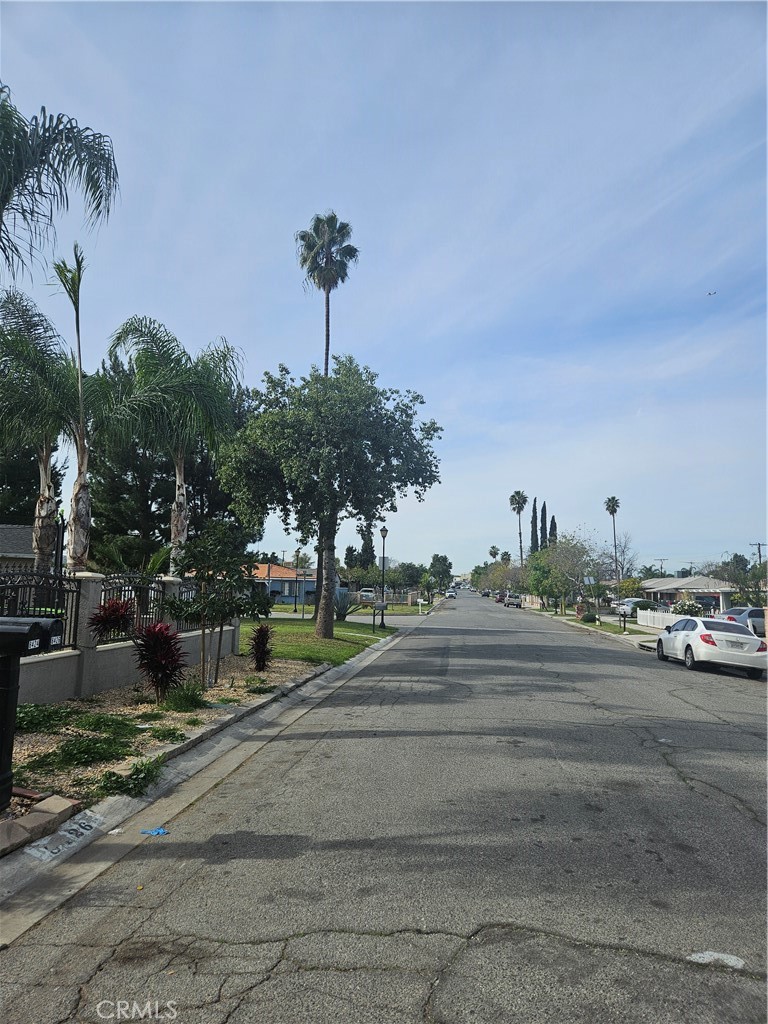 8426 Greenpoint Avenue Riverside, CA 92503 - Photo 20 of 24 Family Neighborhood