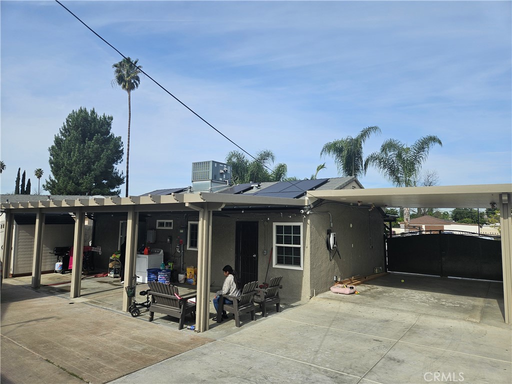 8426 Greenpoint Avenue Riverside, CA 92503 - Photo 2 of 24 Solar System for both units fully paid