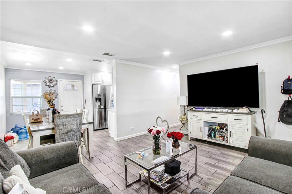 8426 Greenpoint Avenue Riverside, CA 92503 - Photo 6 of 24 Living Room 2