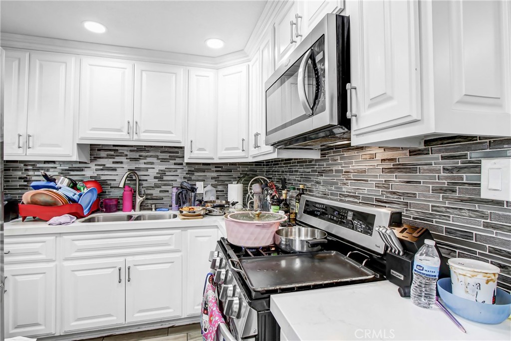 8426 Greenpoint Avenue Riverside, CA 92503 - Photo 7 of 24