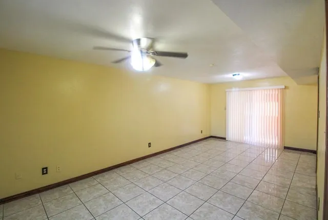 $279,900 | 1521 West Springcrest Circle, Lancaster, TX 75134