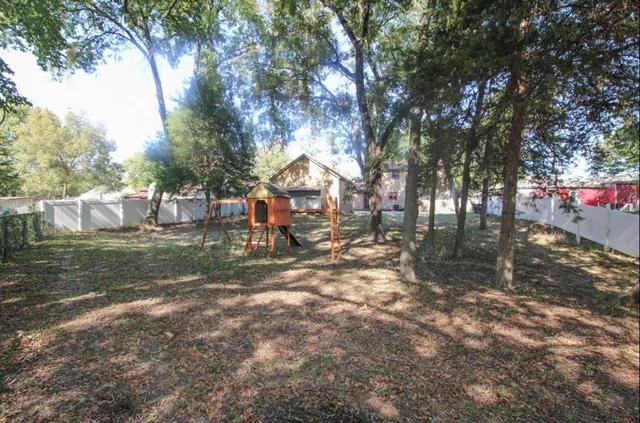 $279,900 | 1521 West Springcrest Circle, Lancaster, TX 75134