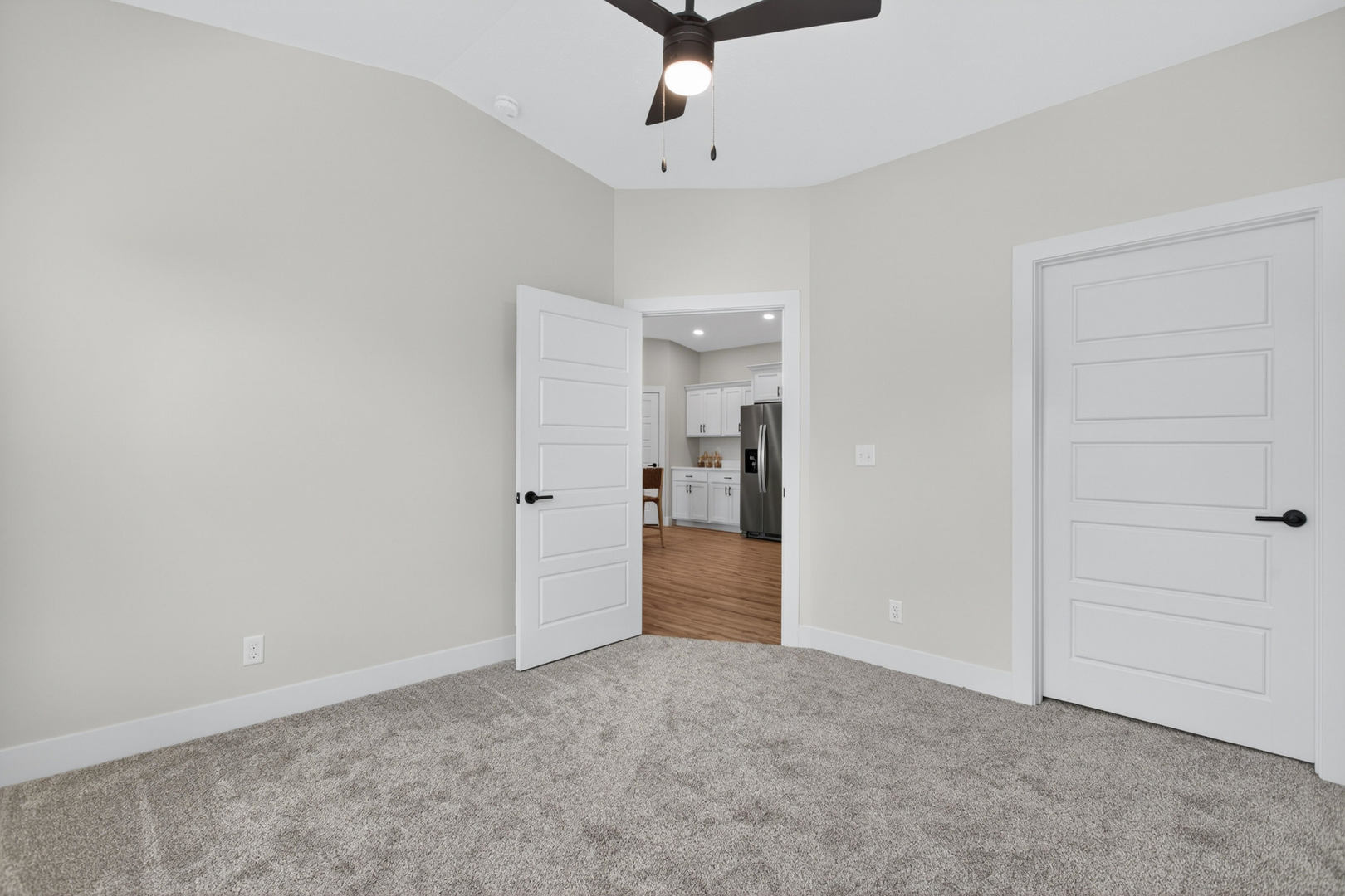 412 North 2nd Street Eldridge, IA 52748 - Photo 22 of 30 an empty room with a bathroom
