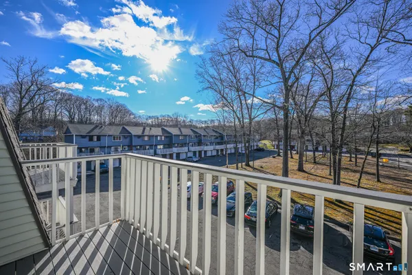 $184,900 | 168 Churchill Drive, Unit 168, Newington, CT 06111