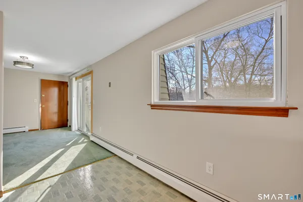 $184,900 | 168 Churchill Drive, Unit 168, Newington, CT 06111