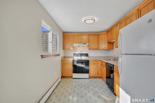 $184,900 | 168 Churchill Drive, Unit 168, Newington, CT 06111