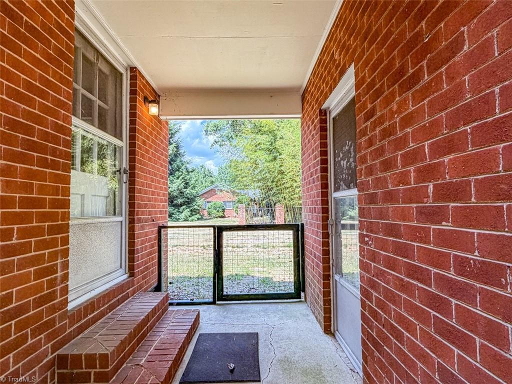 1303 Briarcliff Road Burlington, NC 27215 - Photo 7 of 31
