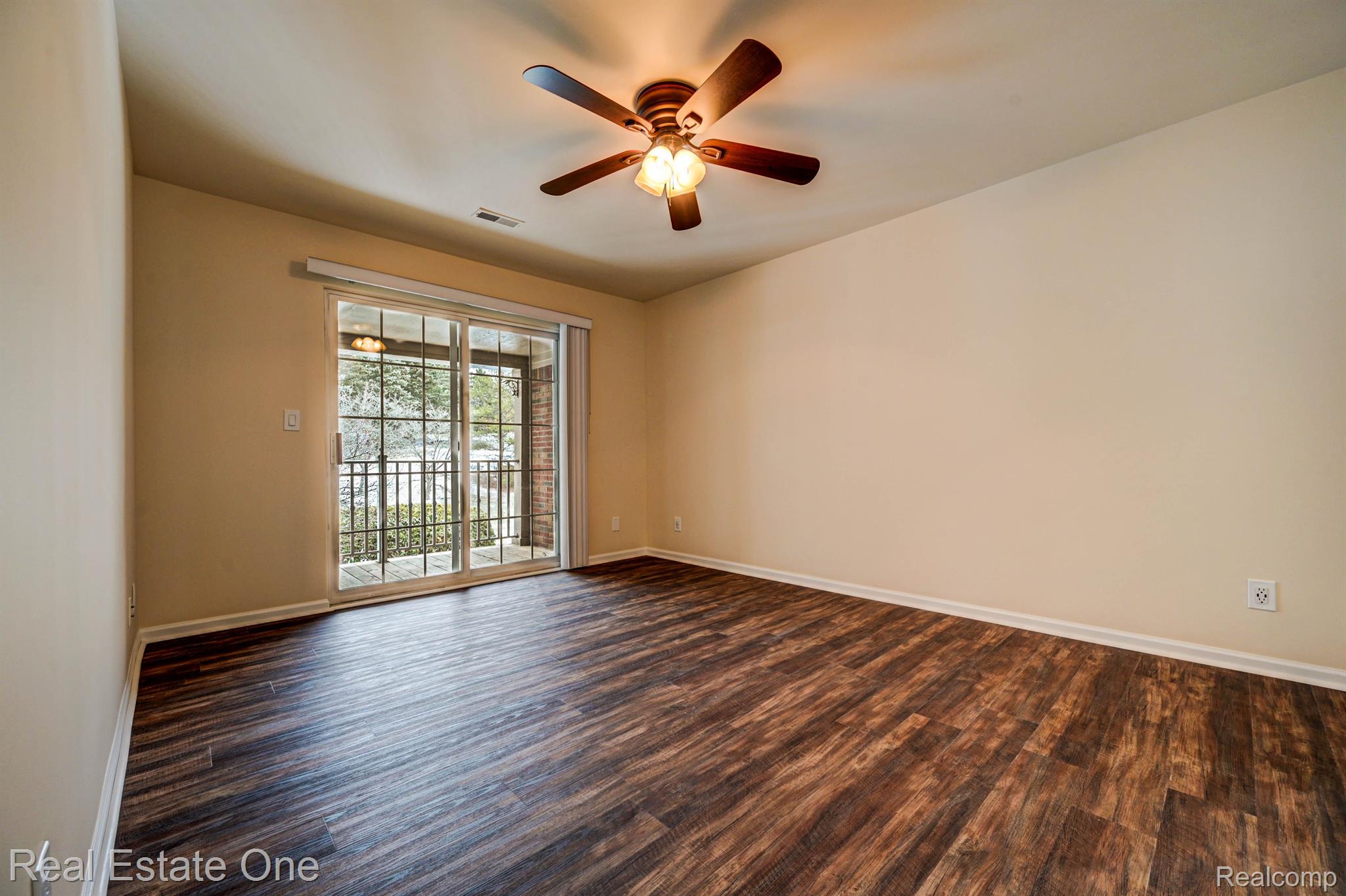 3578 Oakmonte Boulevard, Unit 96 Rochester, MI 48306 - Photo 22 of 47 Primary Bedroom