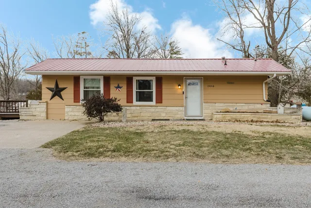 $345,000 | 13046 Lark Court, Creal Springs, IL 62922