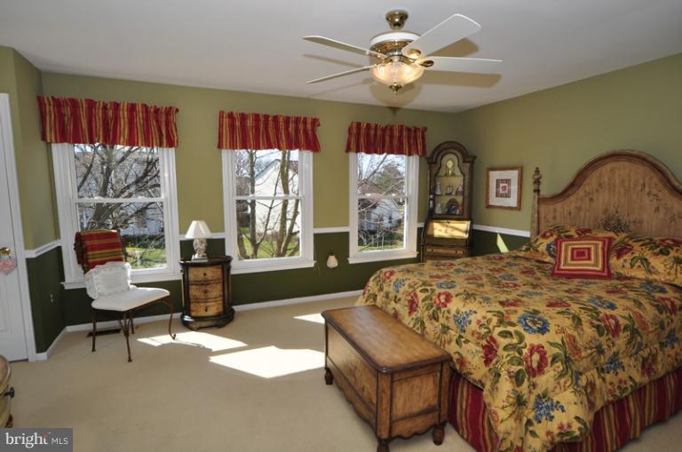 Bedroom (Master)