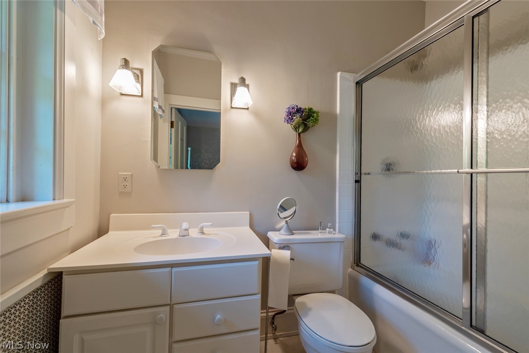 1763 Sheridan Road Cleveland, OH 44121 - Photo 24 of 34
