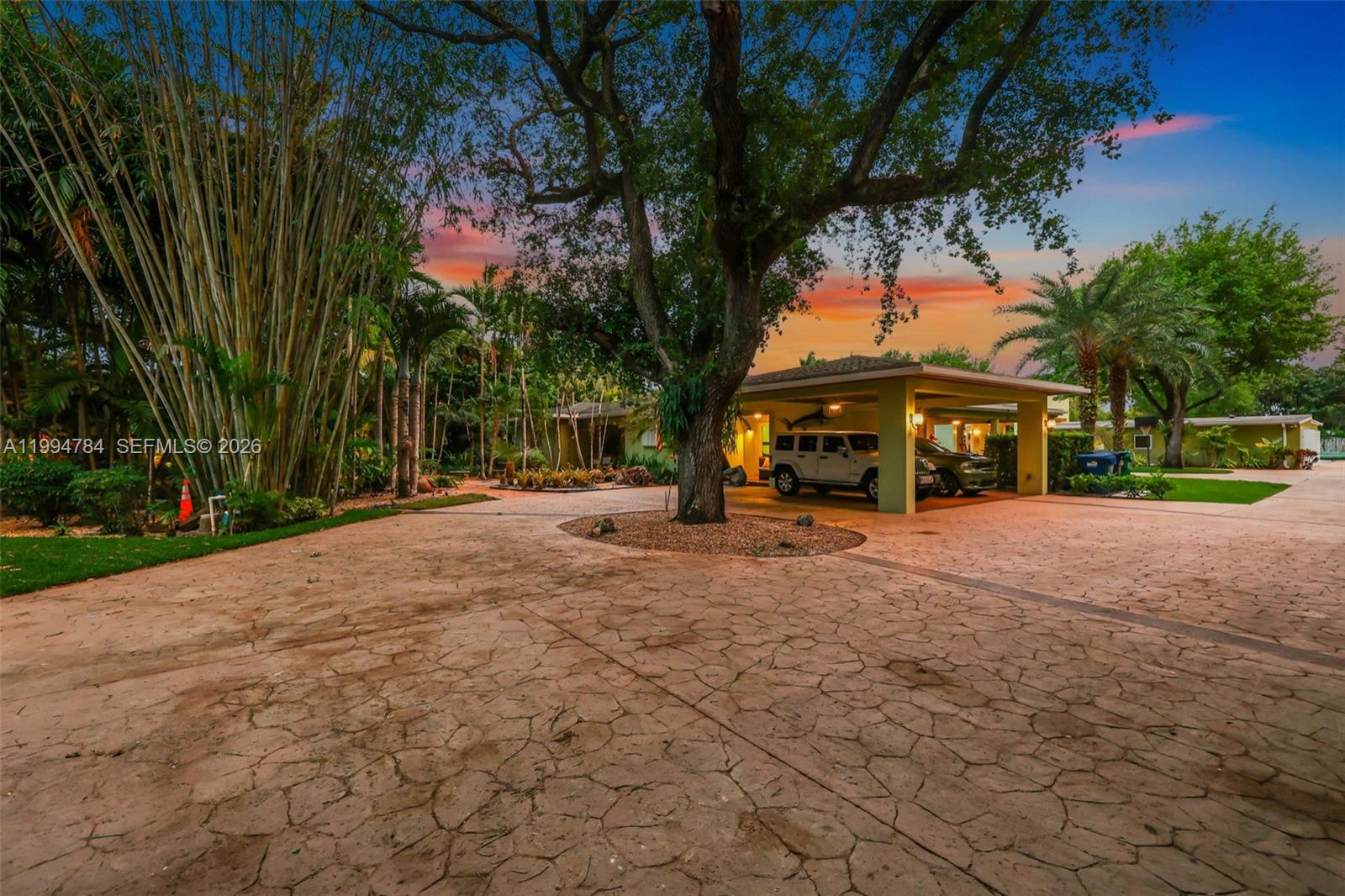 9234 Southwest 112th Street Miami, FL 33176 - Photo 4 of 54