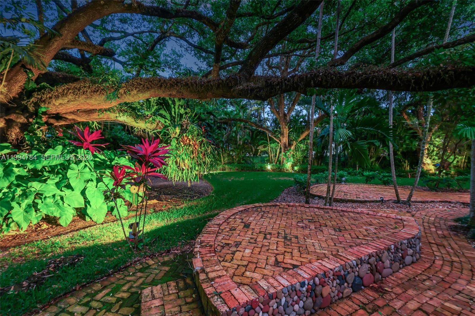 9234 Southwest 112th Street Miami, FL 33176 - Photo 7 of 54