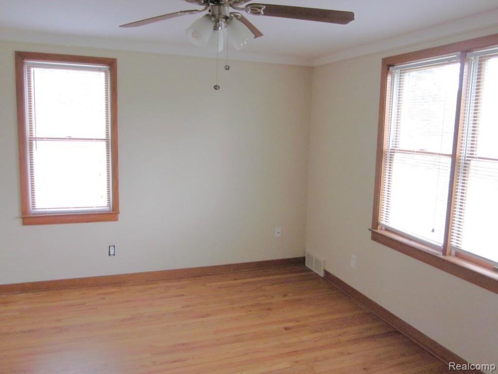 14151 Newburgh Road Livonia, MI 48150 - Photo 21 of 39 19 Master Bedroom 1.jpg