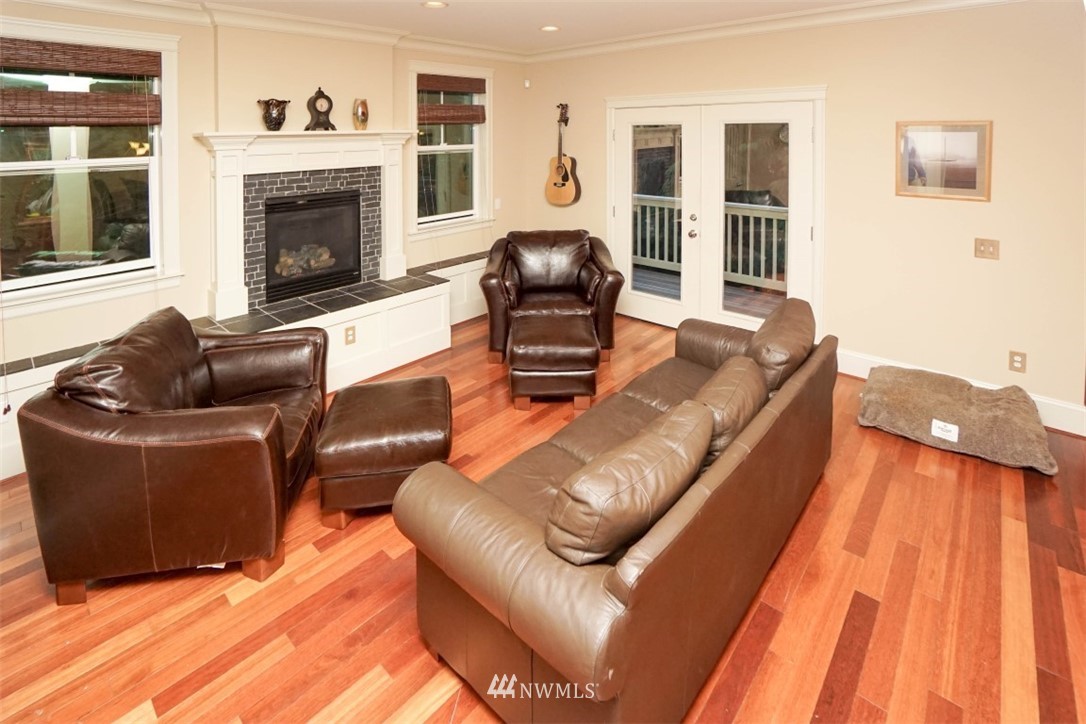 7925 45th Avenue Southwest Seattle, WA 98136 - Photo 13 of 25 Gallery Image 13