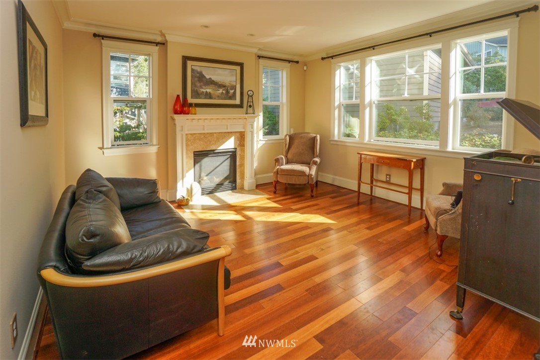 7925 45th Avenue Southwest Seattle, WA 98136 - Photo 3 of 25 Gallery Image 3