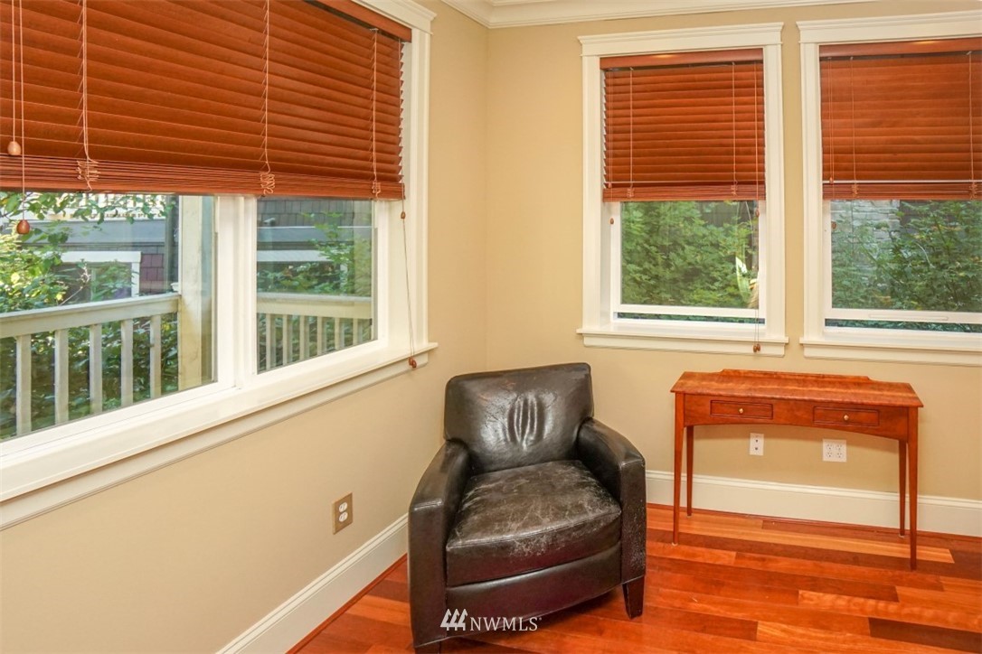 7925 45th Avenue Southwest Seattle, WA 98136 - Photo 4 of 25 Gallery Image 4