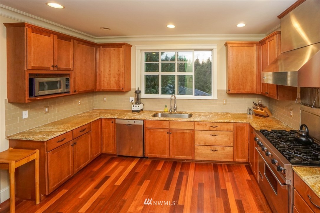 7925 45th Avenue Southwest Seattle, WA 98136 - Photo 9 of 25 Gallery Image 9