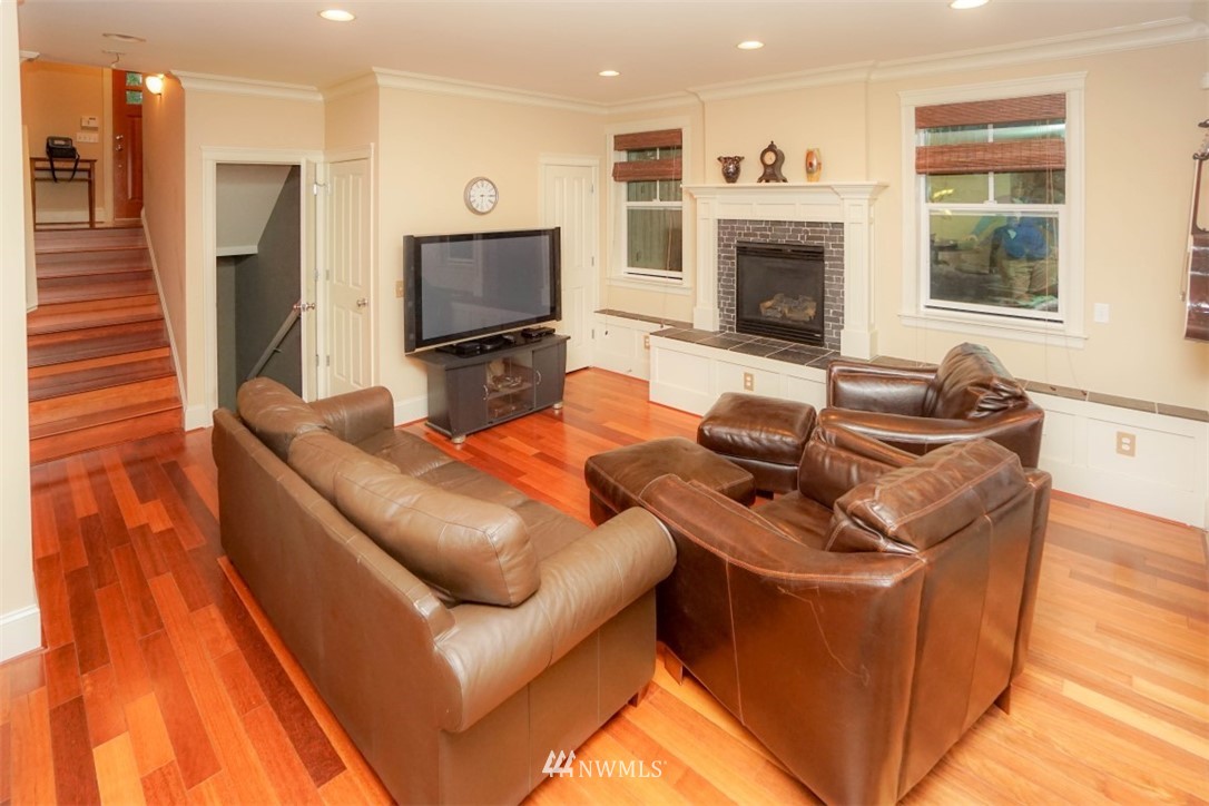 7925 45th Avenue Southwest Seattle, WA 98136 - Photo 10 of 25 Gallery Image 10