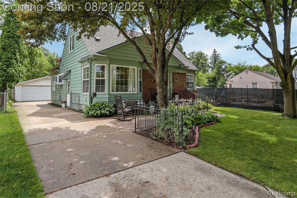 1524 Villa Road Birmingham, MI 48009 - Photo 4 of 25 Gallery Image 4
