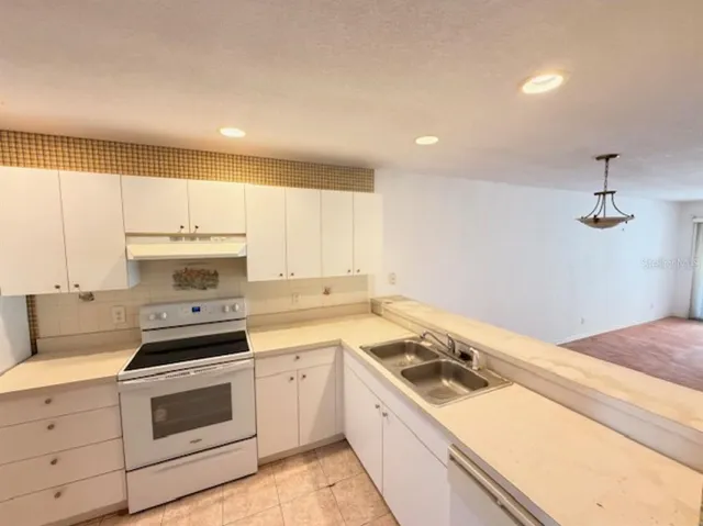 $139,400 | 19300 Water Oak Drive, Unit 105, Port Charlotte, FL 33948