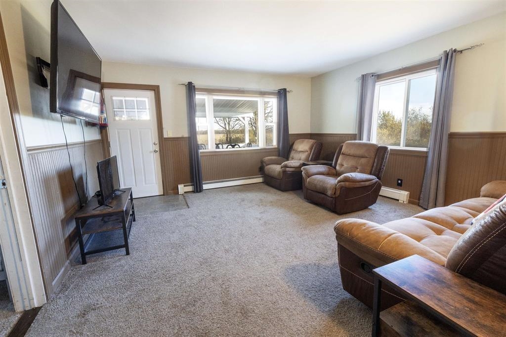 4707 North Carter Road Pinconning, MI 48650 - Photo 9 of 34