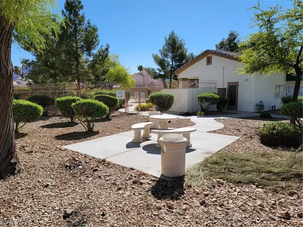 $1,225 | 5650 East Sahara Avenue, Unit 2007, Las Vegas, NV 89142