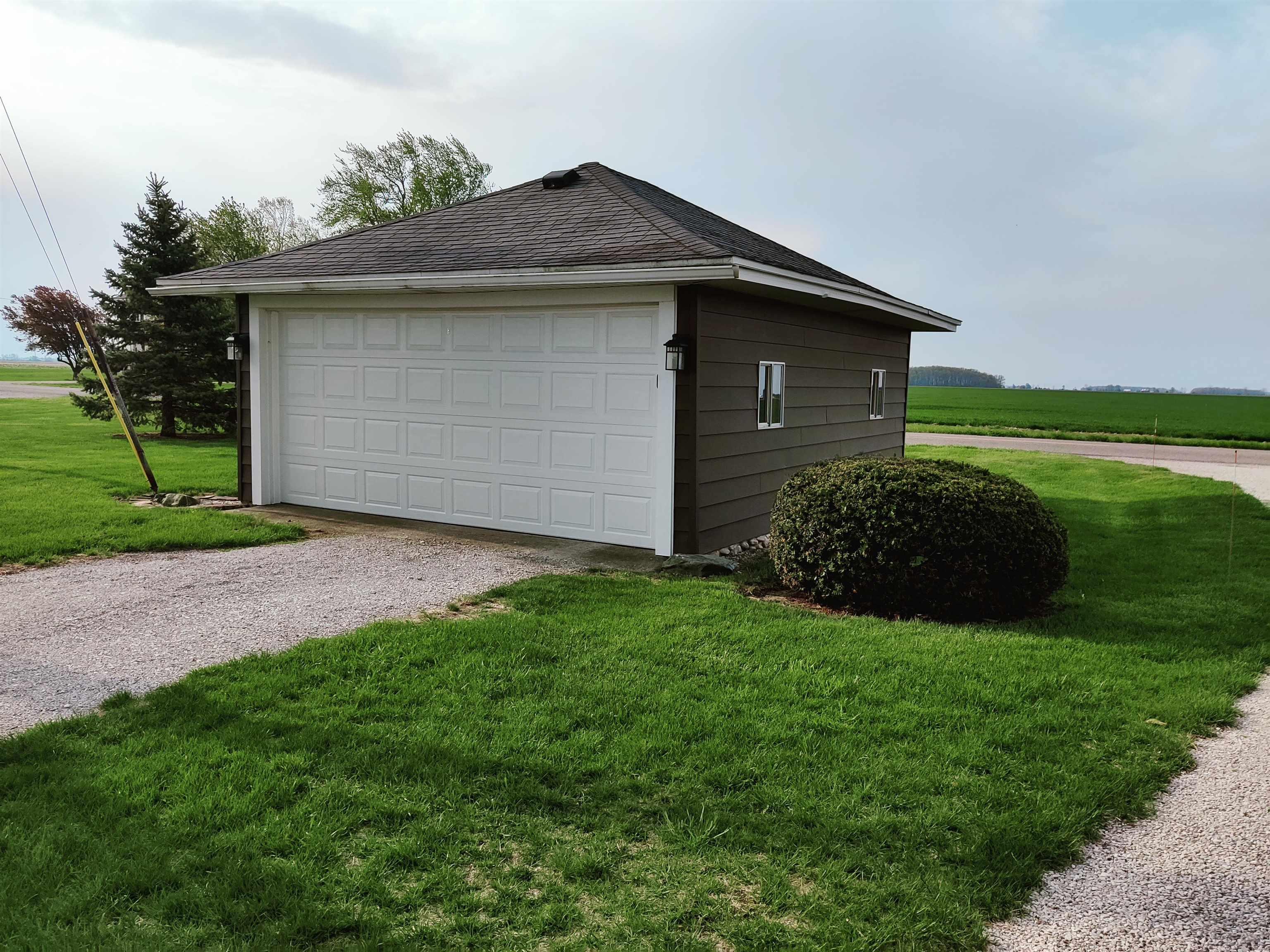 9642 Fike Road Blissfield, MI 49228 - Photo 8 of 52