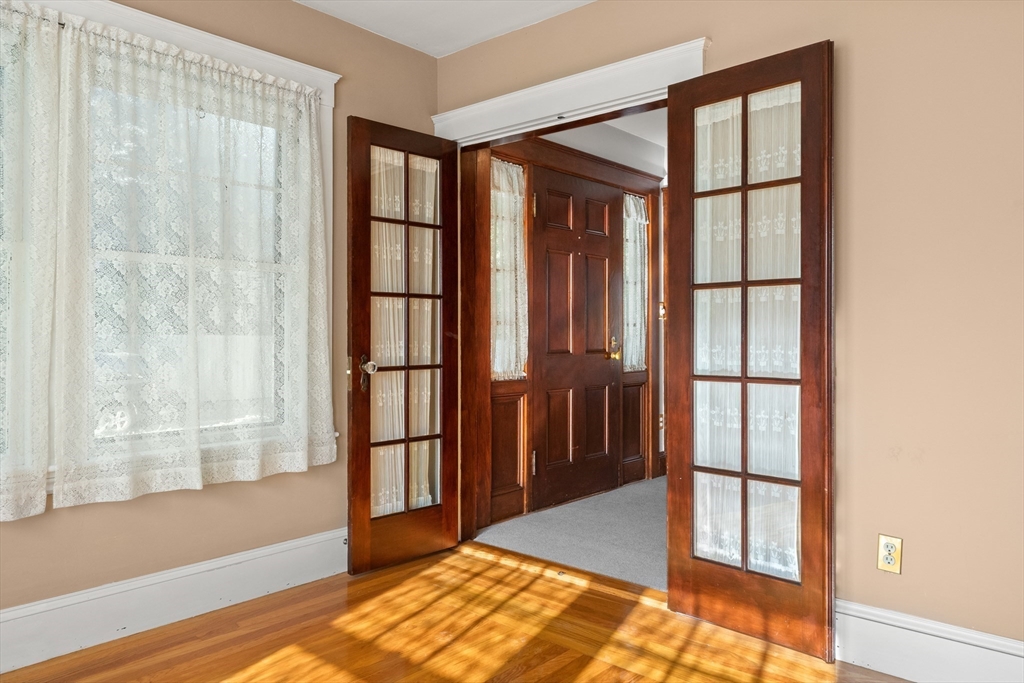 25 High Street Beverly, MA 01915 - Photo 3 of 42 a view of front door