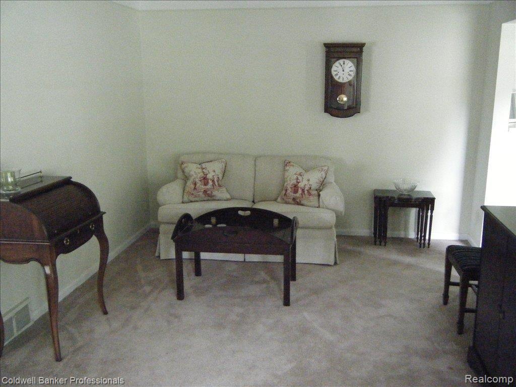 2685 Pembroke Road Birmingham, MI 48009 - Photo 3 of 9 Living Room 2