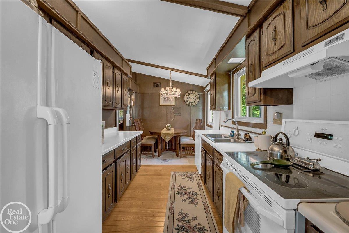 4975 Lakeshore Road Fort Gratiot, MI 48059 - Photo 13 of 33 Gallery Image 13