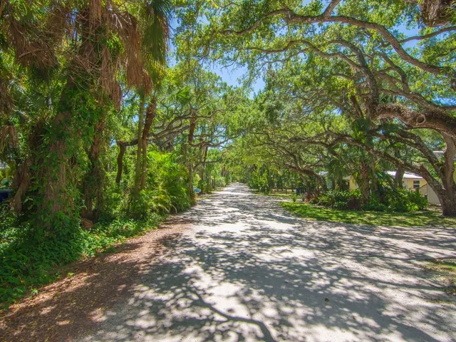 $8,000 | 1930 West Shell Lane, Vero Beach, FL 32963