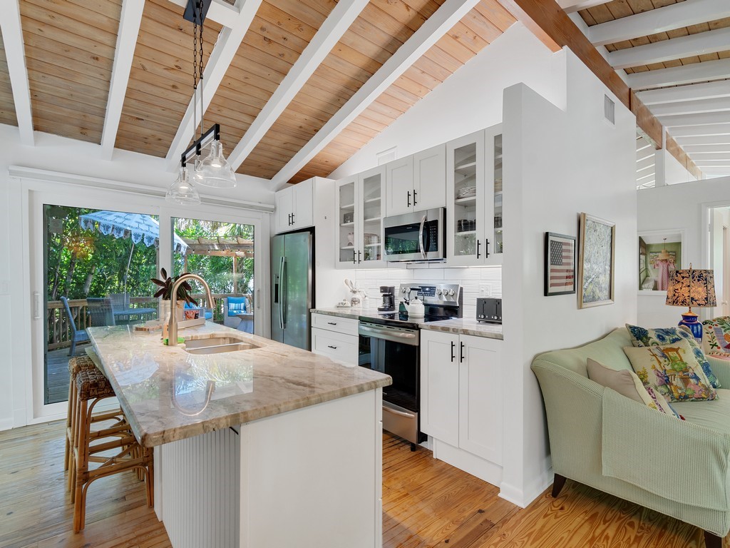 1930 West Shell Lane Vero Beach, FL 32963 - Photo 9 of 36