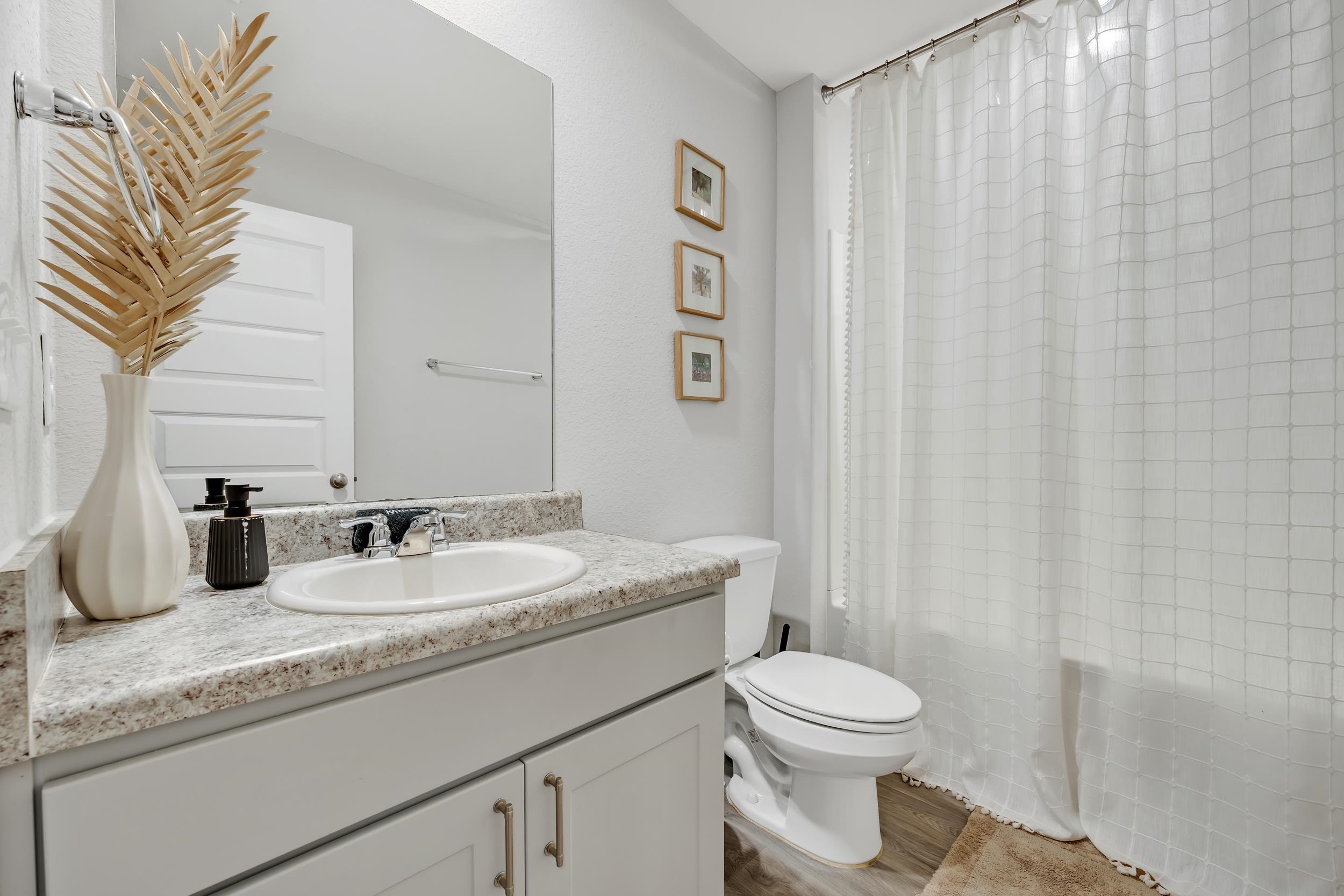 257 Burnston Way Foley, AL 36535 - Photo 32 of 42 Bathroom