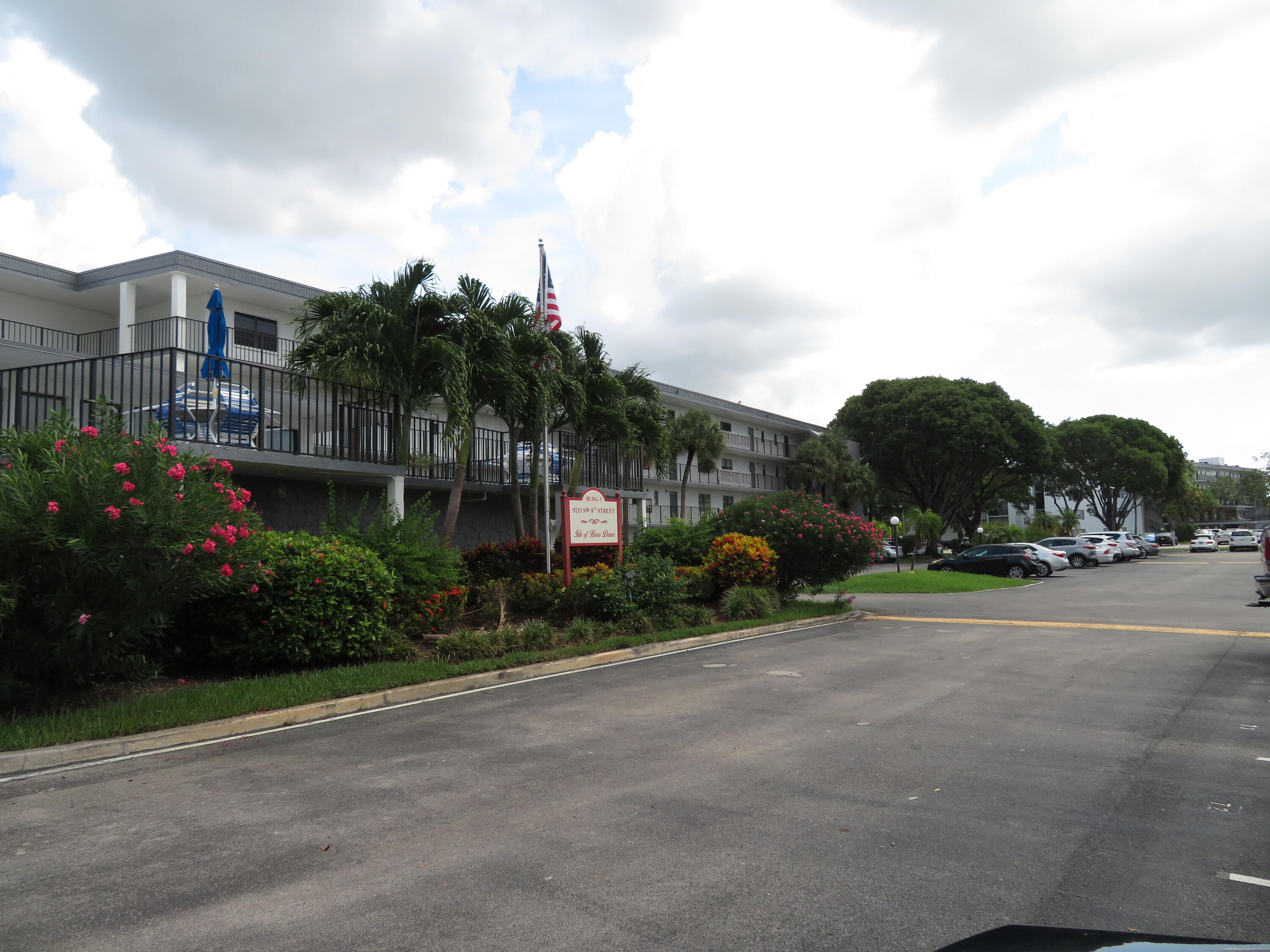 9233 Southwest 8th Street, Unit 207 Boca Raton, FL 33428 - Photo 3 of 42 4_9233_Bldg._East_Side