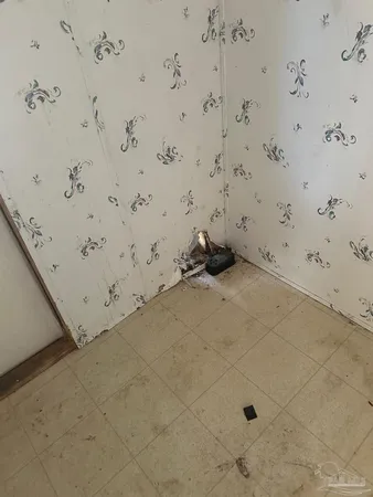 a view of a utility room