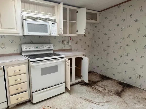 $49,997 | 222 Vann Circle, Laurel Hill, FL 32567